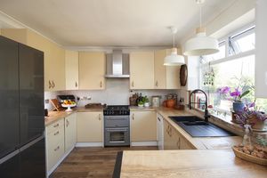 Kitchen - click for photo gallery